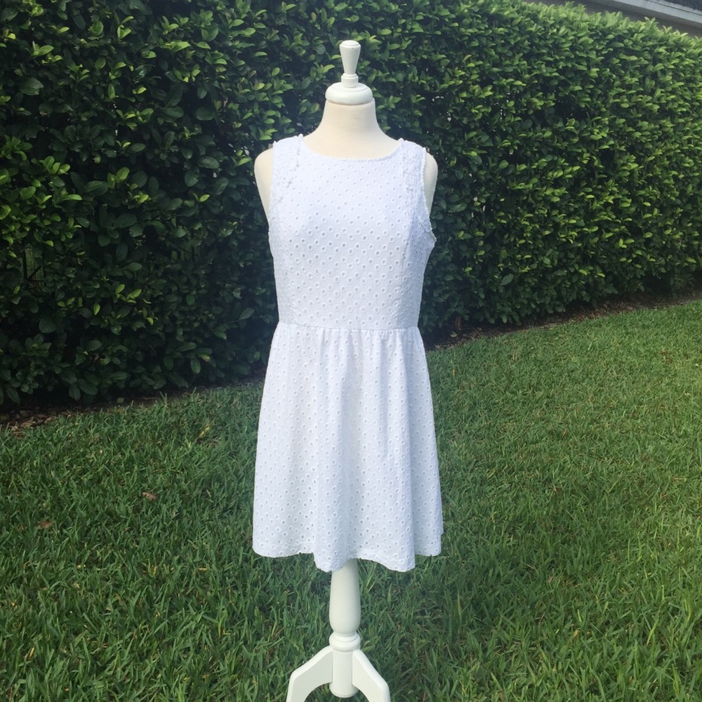 Kenzie Sleeveless High Neck Eyelet Dress NWOT